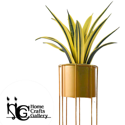 Stylish Indoor Metal Planter - Perfect for Home Decor